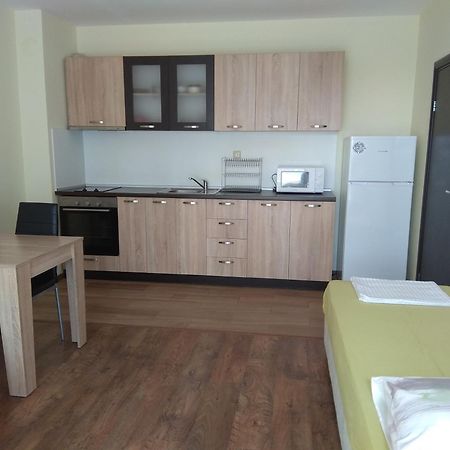 Private Apartment In Faith - Ravda Bagian luar foto