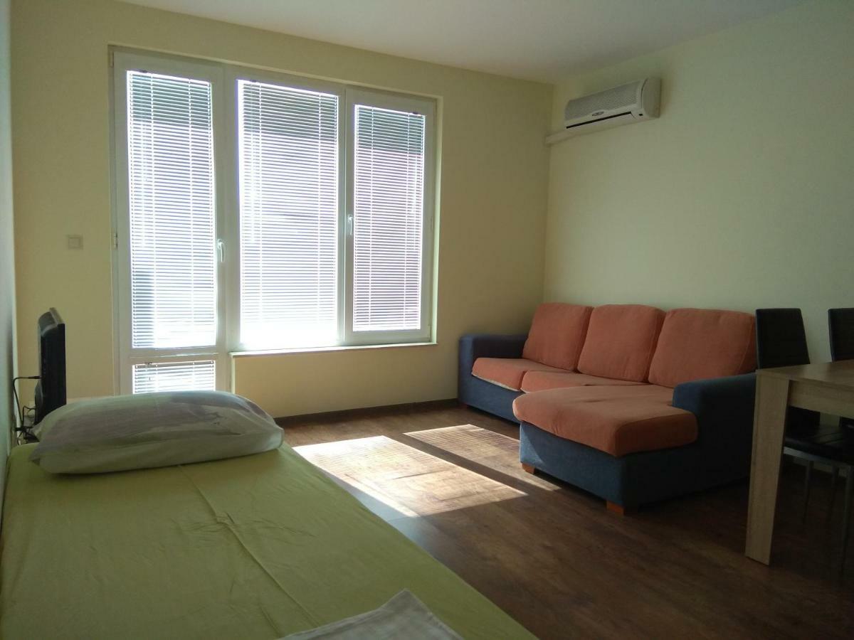 Private Apartment In Faith - Ravda Bagian luar foto