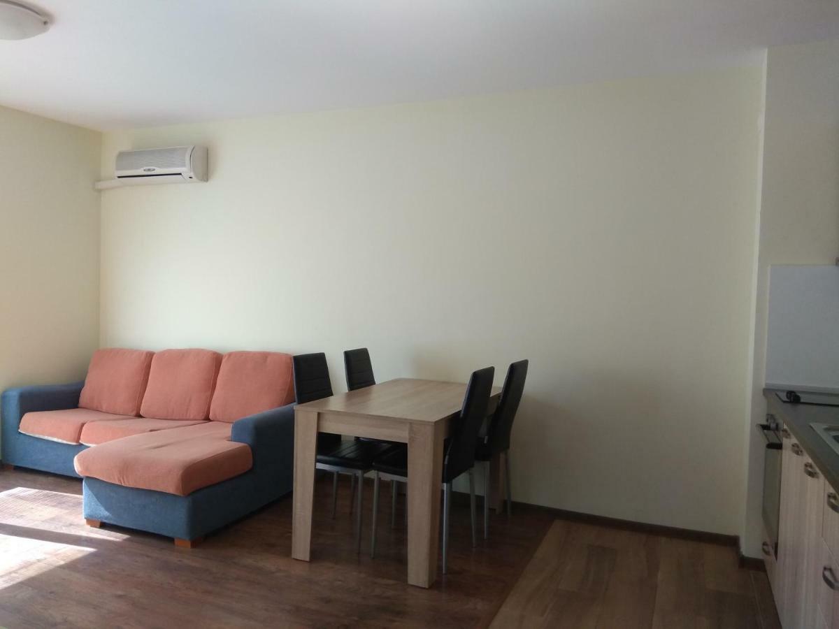 Private Apartment In Faith - Ravda Bagian luar foto